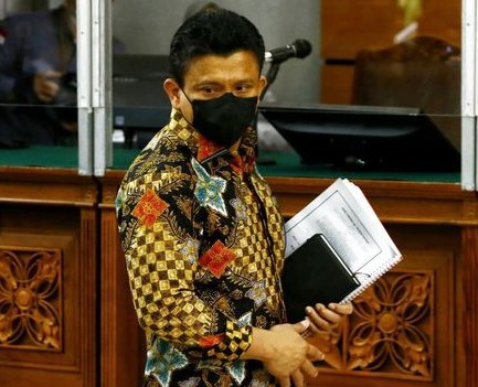 Dari Buku Hitam ke Buku Putih