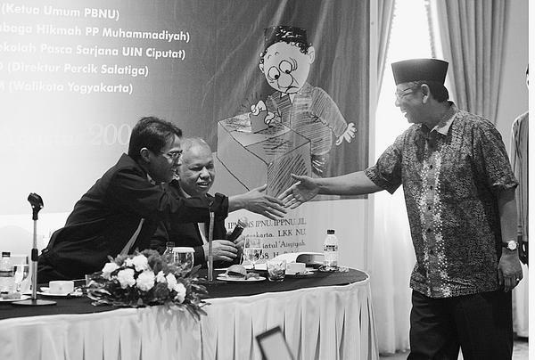 Ulil Nyalon Ketua Umum PBNU, Kyai Sepuh Jatim Tolak Kandidat Liberal