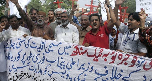 Punjab Rusuh Akibat Kelompok Kristen Lecehkan Al Qur'an