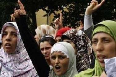 Ribuan Orang Berdemo di Kosovo Menentang Pelarangan Jilbab