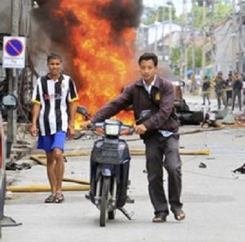 6 Tewas 41 Terluka dalam Serangan Bom di Patani Thailand Selatan
