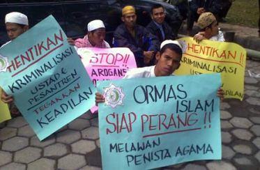 Penahanan Ustad Pesantren di Bandung Diprotes Warga