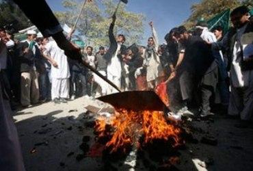 Protes Pembakaran Al-Qur'an, Warga Afghan Bakar Patung Obama