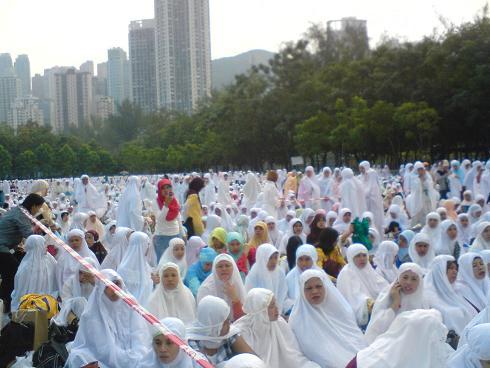 Lebaran Di Hong Kong : Victorian Park Berkerudung Putih