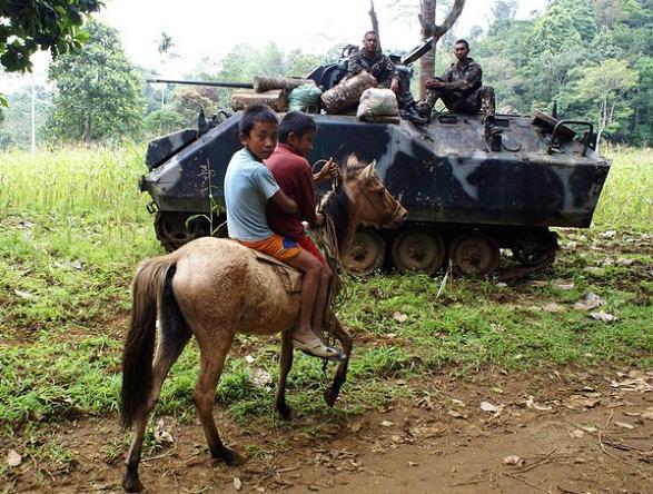 Tentara Philippina Menodai Idul Fitri