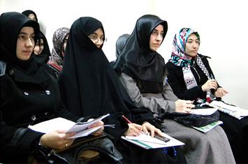 Jilbab: Pakaian Modern Berkarakter Positif