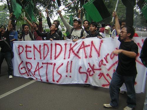 Pendidikan Gratis Seumur Hidup, Mungkinkah?