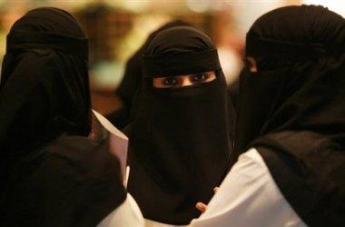 Guru Wanita di Saudi Tuntut Persamaan Gaji