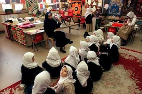 Sekolah Islam di Inggris Lebih Utamakan Murid Sunni Daripada Syiah