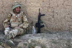 Perwira Tinggi Inggris Tewas di Afghanistan