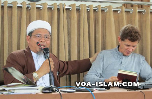 Ustad Abu Jibril Luruskan Jerry D. Gray Soal Konspirasi Peristiwa 9/11