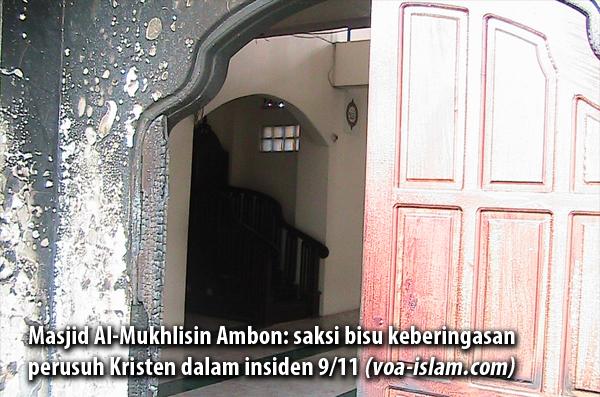 Diwarnai Isak Tangis, Muslim Ambon Shalat Jum'at di Reruntuhan Masjid