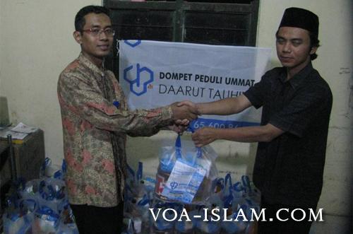 DPU-Daarut Tauhiid Salurkan 400 Paket Sembako Ramadhan