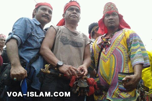 Umat Islam Kutuk Percobaan Pembunuhan Gerombolan Dayak terhadap Ustadz FPI