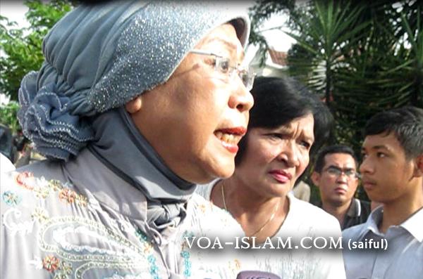 Duh, Lily Wahid Adik Kandung Gus Dur Bela Gereja dengan Komentar Bodoh