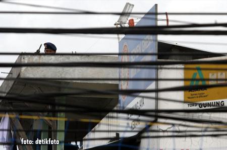Sniper Tetap ''Incar'' Pendukung Ustadz Ba'asyir di PN Jakarta Selatan
