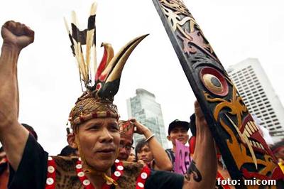 Disamakan dengan Zina Video Ariel, Warga Dayak Demo Profesor Tamrin Tomagola