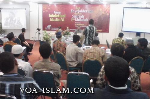 Forum Intelektual Muslim: Meraih Kesejahteraan dengan Syariah & Khilafah