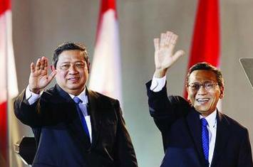 Maklumat Politik 10-10-10: Momen Kejatuhan SBY-Boediono?