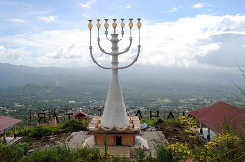 Cari Perhatian Yahudi, Manado Bikin Menorah Terbesar Sedunia