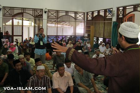 Taklim Akbar 'Menggalang Kepedulian Ummat Sebagai Solusi Atas Gerakan Pemurtadan'