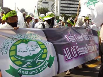 Ust Nanang Ainurrofiq: Umat Islam Harus Bahu Membahu Bela Agama Allah