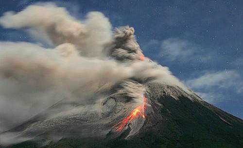 Abu Vulkanik Merapi Jamah Bandung, Warga Gerilya Borong Masker