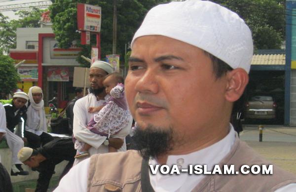 Ustadz Abu Al Izz: Sweeping Tempat Maksiat adalah Wujud dari Iman