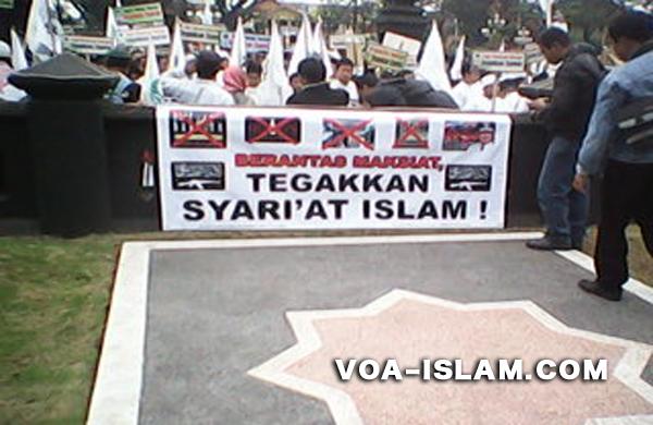 Ribuan Umat Islam Malang: Tegakkan Syariat danTutup Tempat Maksiat!
