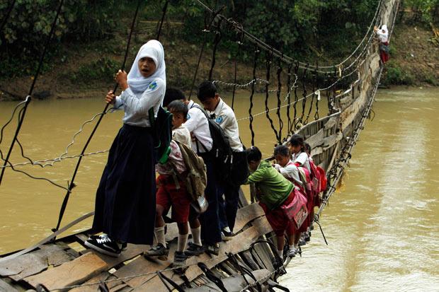 Sekolah RSBI Bukan Tempat Siswa Miskin