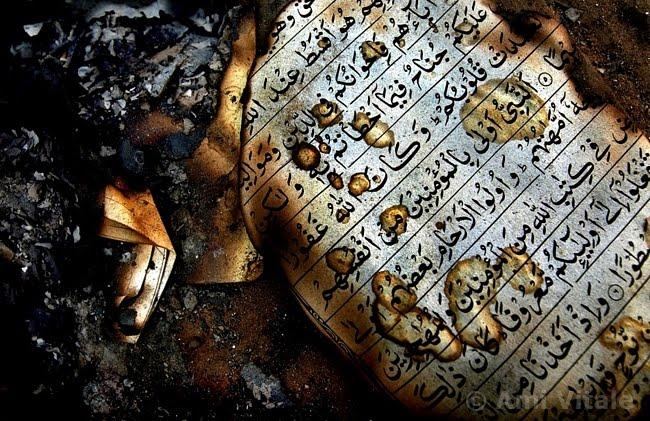 Pria Inggris Ditangkap Karena Membakar Al Qur'an dan Menghina Islam