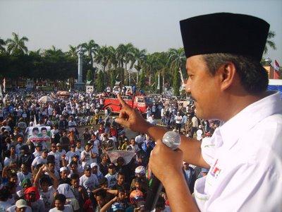 Wagub Jatim Gus Ipul Usir Pemimpin Syiah Keluar dari Sampang - Madura