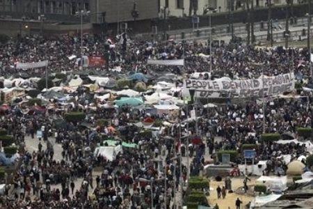 Jutaan Warga Mesir Berkumpul Beri Penghormatan Bagi Para Martir 
