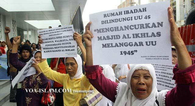 Kembalikan Masjid Al Ikhlas Medan yang Dirobohkan!!!