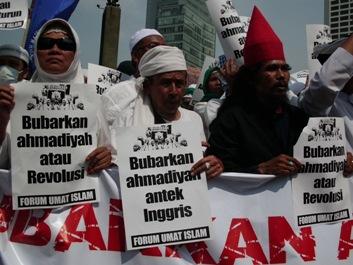 Jika Ahmadiyah Tidak Dibubarkan, Umat Islam Akan Nginap di Istana