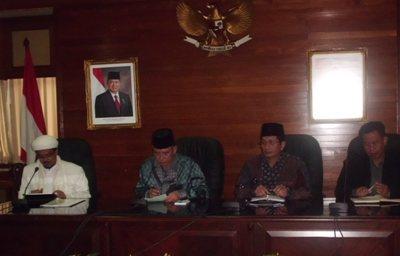 Dialog Sudah Selesai, Terbitkan Keppres Pembubaran Ahmadiyah