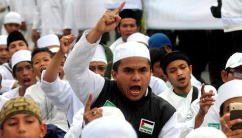 Percayalah! Cepat atau Lambat, Kebatilan Pasti Akan Runtuh