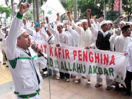 FPI Dikeroyok Tokoh Lintas Agama dalam Diskusi tentang RUU Ormas