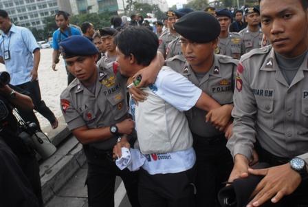 Kaciyan Deh, Sesama JIL Kepruk Temen Sendiri,  Kawannya Guntur Romli