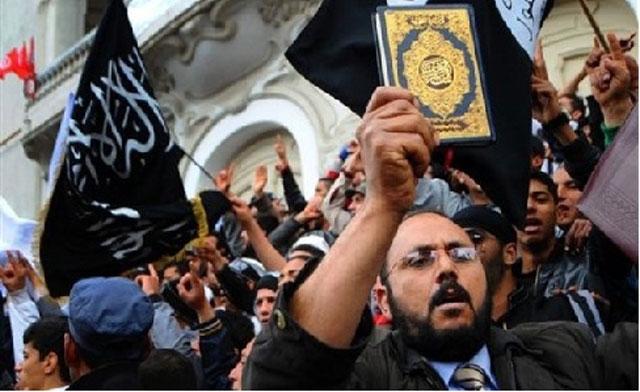 Aktivis Islam Tunisia : Menghancurkan Tempat-Tempat Maksiat
