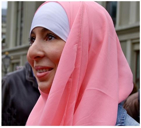 Anggota Parlemen Serukan Larang Jilbab Pegawai Negeri Belanda