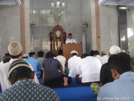 Bolehkah Sholat Jumat Diadakan Dua Kali Dalam Satu Masjid?