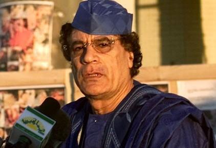 Pemberontak Kepung Kadhafi dan Pembantunya