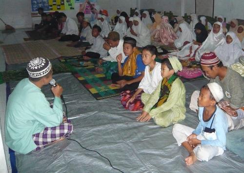 Hukum Kultum di Sela-sela  Shalat Tarawih