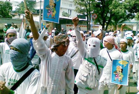 120 Laskar FPI Keracunan Makanan Usai Demo di KPK