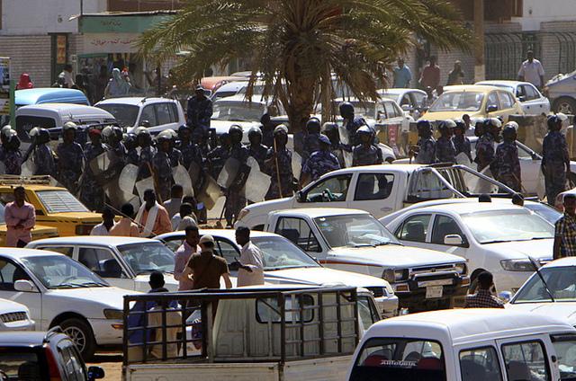 Giliran Rakyat Sudan Menuntut Omar Bashir Mundur