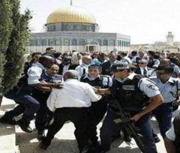 Polisi Israel Tahan 3 Jemaah Palestina Setelah Serbu Masjid Al-Aqsa