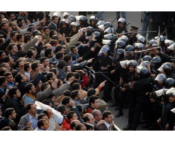 Pengadilan Mesir Vonis Mati Polisi yang Tembak Demonstran Anti Mubarak