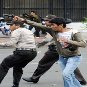 Polisi Tembak Pendemo Bukti Pemerintah Paranoid