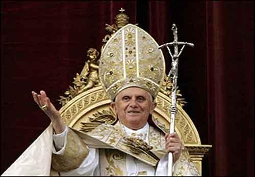Pemimpin Vatikan Paus Benediktus Ditimpa Skandal Korupsi